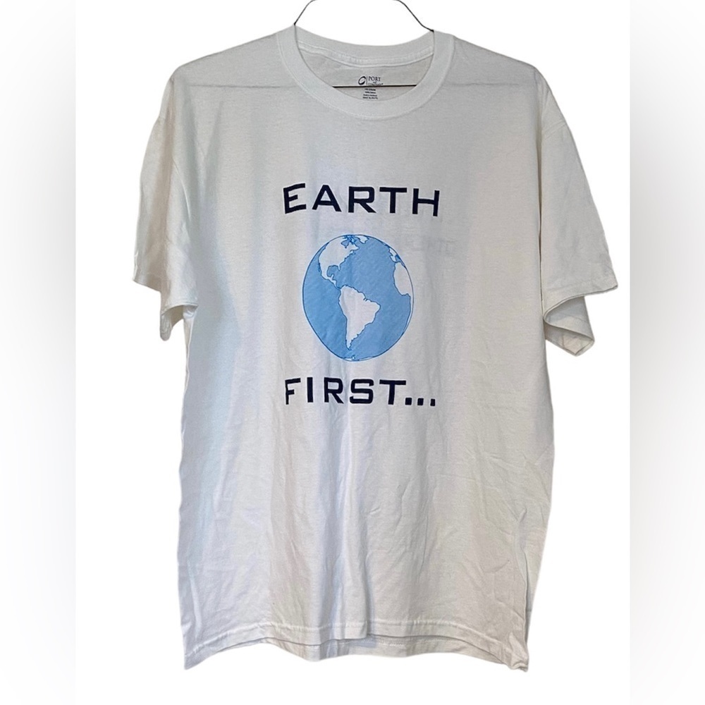 Earth First Graphic T-shirt … we can hunt the other planets later Size XL